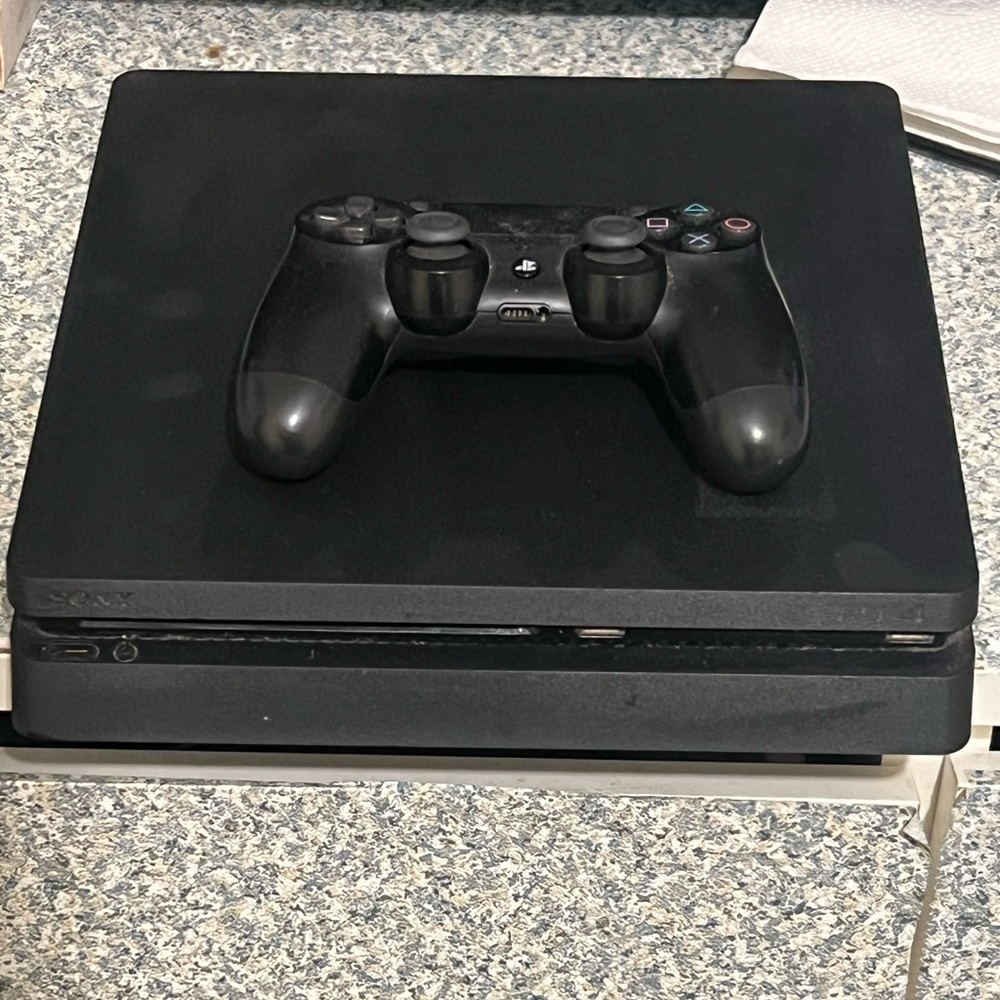 PS4 Slim